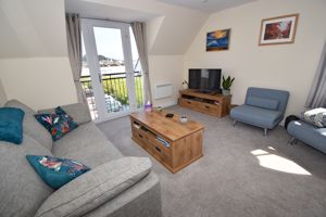 **UNDER OFFER WITH MAWSON COLLINS** Apt 9, Oakwell Court
